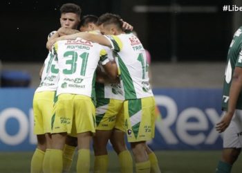 Defensa y Justicia vence 4-3 a Palmeiras y se acerca a octavos de Libertadores