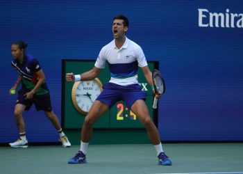 Djokovic avanza con susto a octavos del Abierto de EEUU