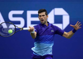 Djokovic pasa otra prueba y está a tres triunfos de la gloria