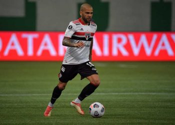 Sao Paulo anuncia la salida del internacional brasileño Dani Alves