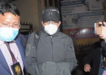 Tras declarar, la Fiscalía aprehende al excomandante del Ejército Inchauste por el caso Senkata