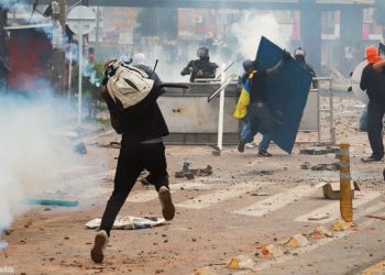 Trece días de protesta dejan 42 muertos en una Colombia en shock por la represión