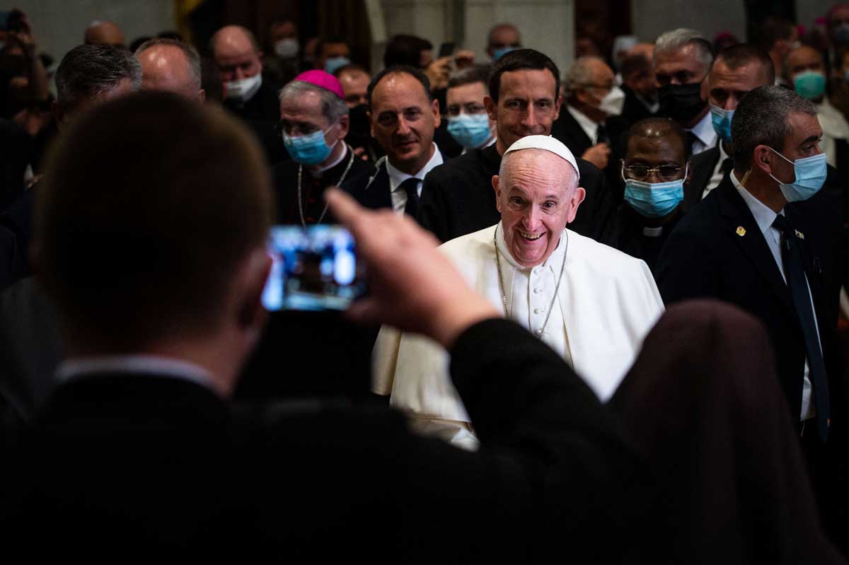 El Papa pide ‘fraternidad’ más allá de las fronteras frente a la pandemia