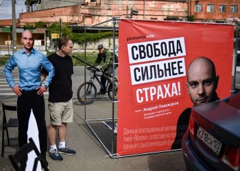 Desde la cárcel, el ‘candidato esposado’ hace campaña contra el Kremlin