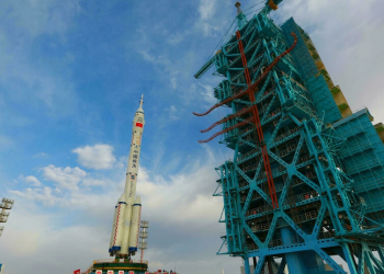 China lanzará el sábado su misión espacial tripulada más larga