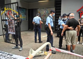 Arrestados en Hong Kong tres estudiantes acusados de subversión