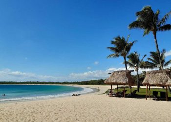 Islas Fiyi, golpeadas por el COVID-19, planea reabrir puertas al turismo