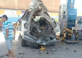La vagoneta quedó destruida/RRSS