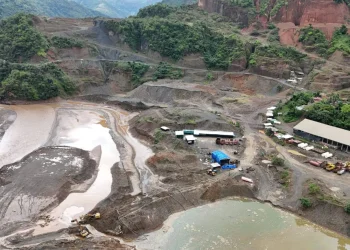 Calvimontes advierte con catástrofe en Tipuani por minería desregulada