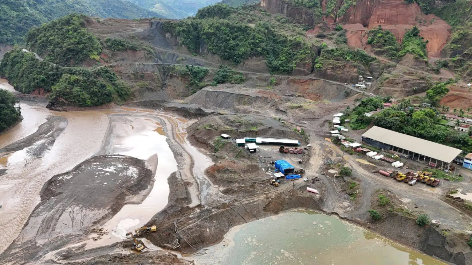 Calvimontes advierte con catástrofe en Tipuani por minería desregulada