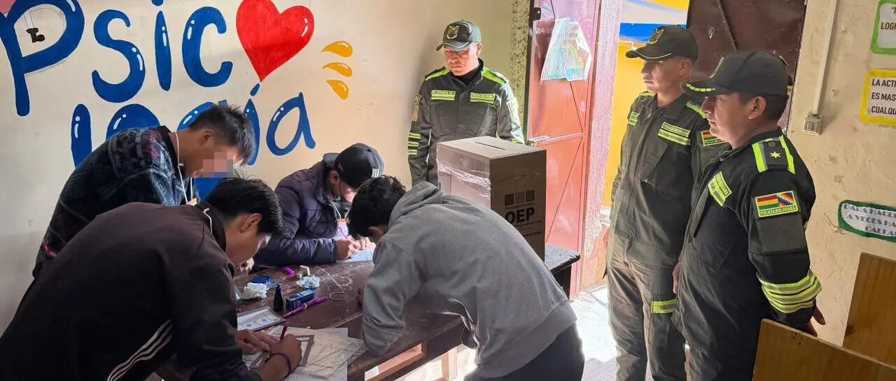 Más de 200 personas quedaron aprehendidas en recintos electorales. FOTO: Régimen Penitenciario