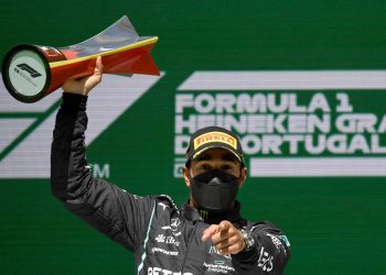 Hamilton gana en Portugal su segunda carrera de tres esta temporada