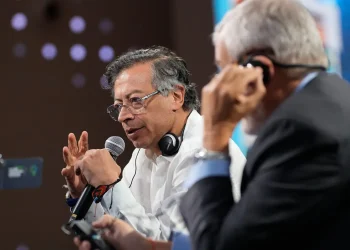 El mandatario aclaró algunos detalles del incidente con su avión/RRSSPetro