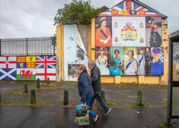 Irlanda del Norte celebra con discreción un centenario tormentoso