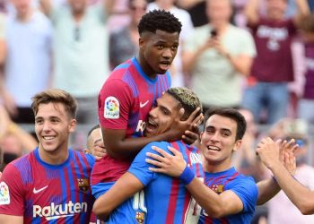 Ansu Fati devuelve la sonrisa al Barcelona