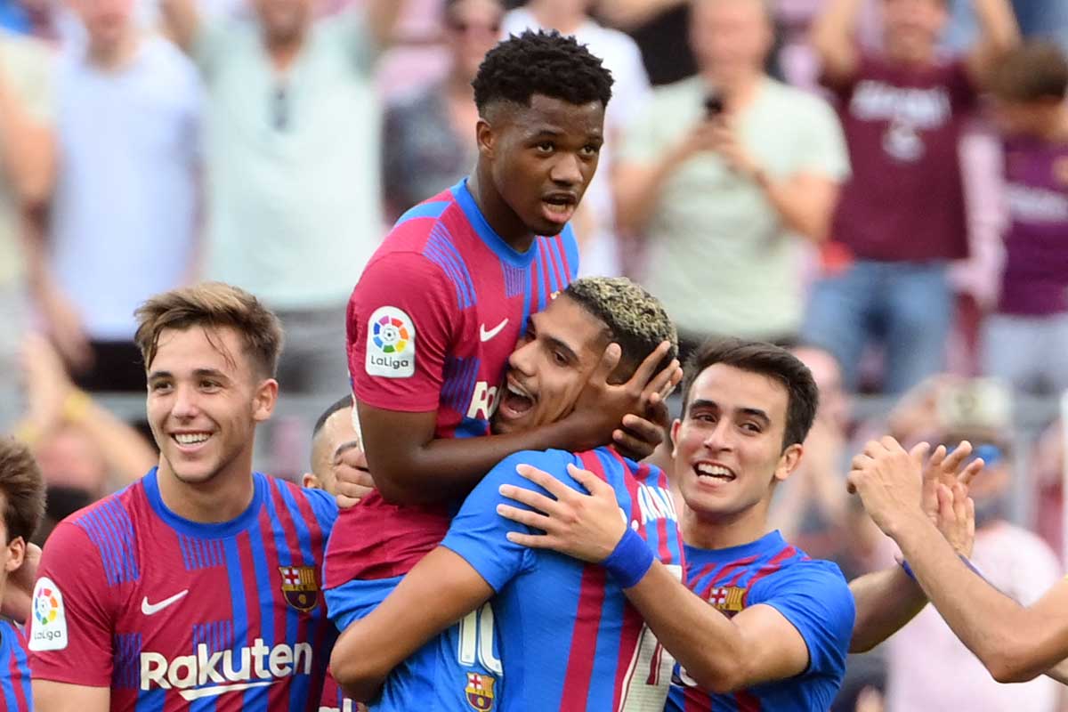 Ansu Fati devuelve la sonrisa al Barcelona