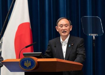 Japón prolonga estado de emergencia por COVID-19 e India vuelve a registrar récord