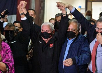 El expresidente panameño Martinelli es absuelto de presunto espionaje a opositores