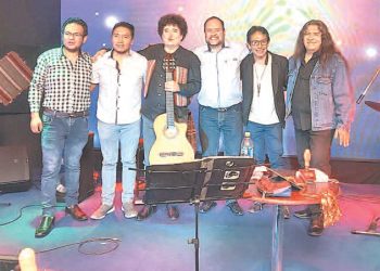 VOLVER AL ESCENARIO