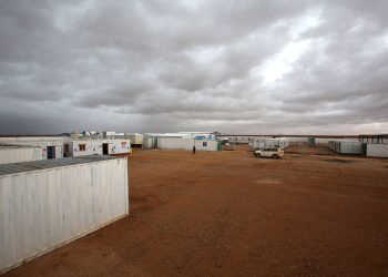 En un campo sirio, el dilema entre una muerte lenta o una salida arriesgada