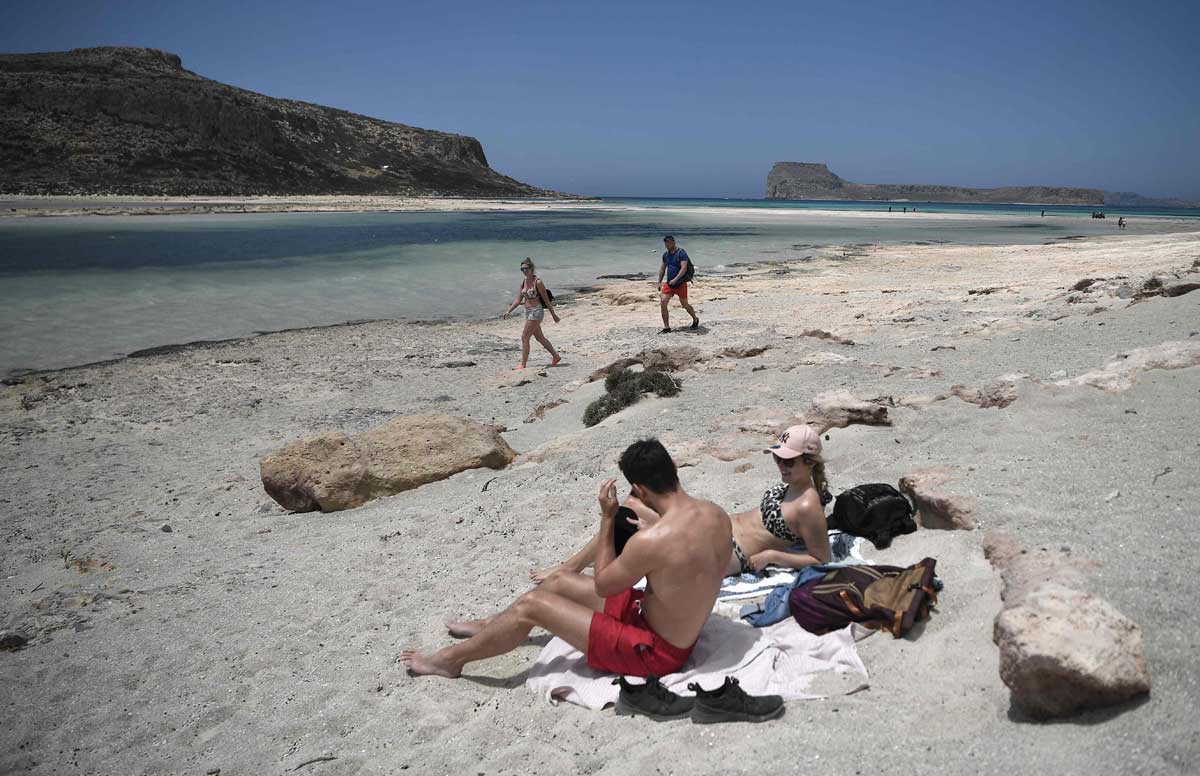Grecia vuelve a recibir turistas y los estadounidenses pueden dejar de usar mascarilla