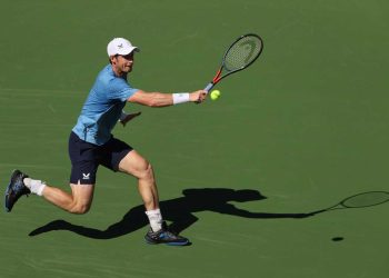 Andy Murray doblega al emergente Alcaraz en Indian Wells; Tsitsipas, Zverev y Fernandez avanzan
