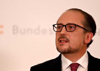 Austria nombra a un nuevo canciller e intenta zanjar la crisis de gobierno