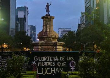 México reactiva el ‘indigenismo estatal’ para borrar a Colón de la capital