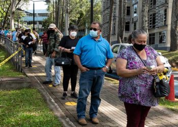 Costa Rica, entre una trágica ola pandémica y la bonanza de la vacunación
