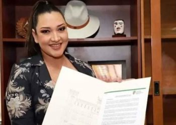 Camacho destituye a subgobernadora por participar en acto junto al ministro Novillo
