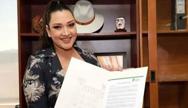 Camacho destituye a subgobernadora por participar en acto junto al ministro Novillo