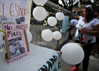 Gobierno y manifestantes buscan acuerdo para salir de la escalada de violencia en Colombia