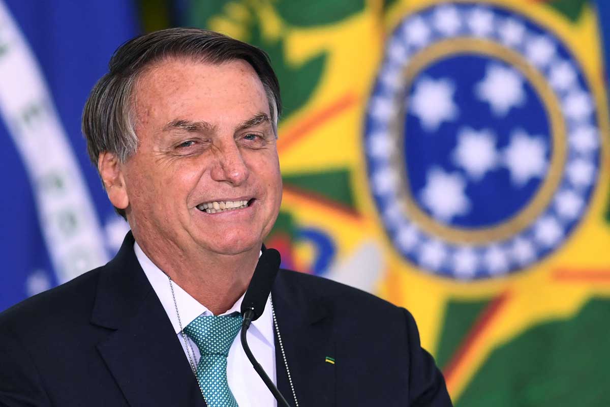 Bolsonaro afirma que si depende de él ‘habrá Copa América en Brasil’
