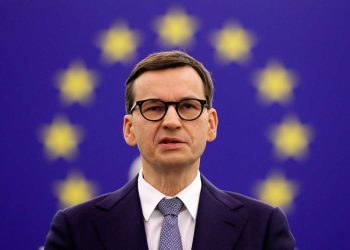 Primer ministro polaco denuncia que la UE pone ‘una pistola en la sien’ de su país