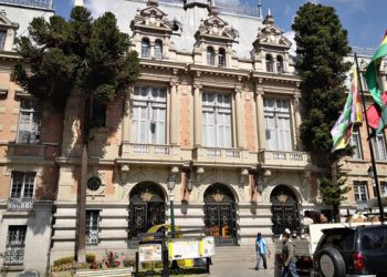 Dos secretarios municipales dan positivo a COVID-19 y aplazan cita del COED La Paz