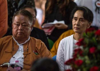 Junta militar birmana condena a colaborador de Suu Kyi a 20 años de cárcel por