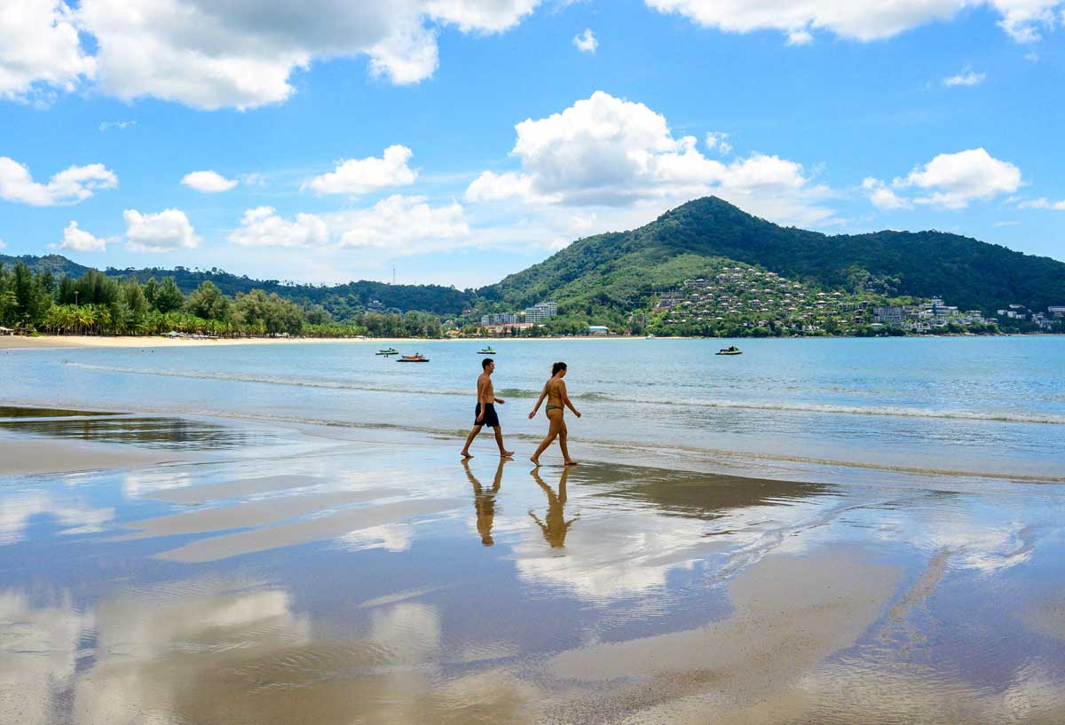 Tailandia se llena de esperanza al recibir primeros turistas tras reapertura