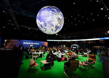 Al menos 19 países prometen dejar de financiar energías fósiles fuera de sus territorios