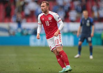 Eriksen ‘estabilizado’ tras su desmayo en pleno partido de Eurocopa
