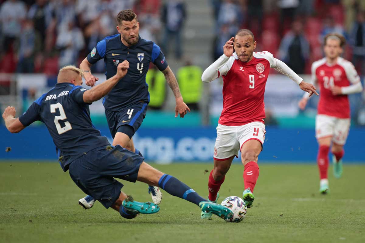 Finlandia se impone a Dinamarca en la Eurocopa tras el susto de Eriksen