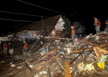 Repentinas inundaciones en Indonesia causan al menos ocho muertos