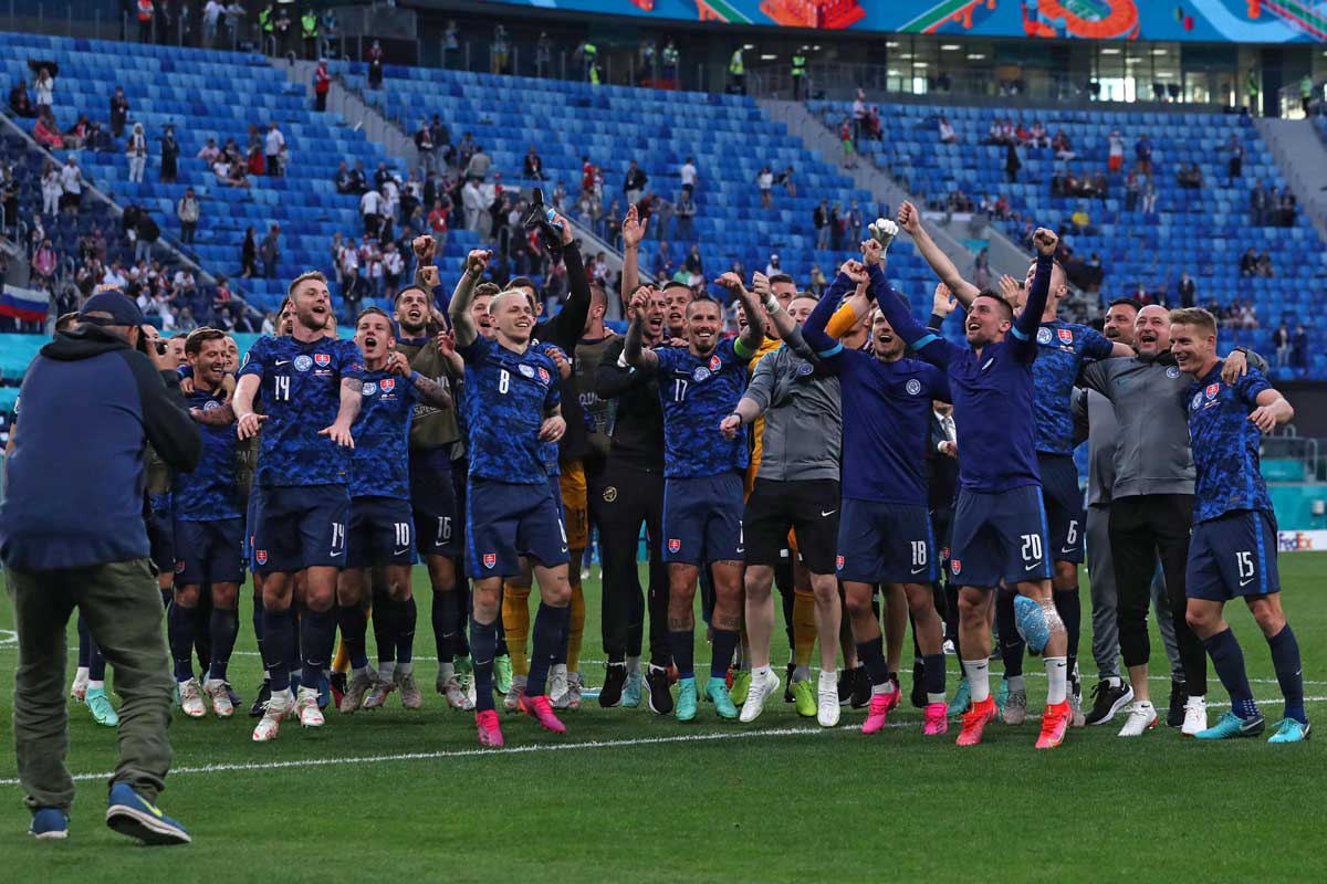Triunfo sorpresa de Eslovaquia en la Eurocopa ante una Polonia en inferioridad