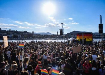Hungría aprueba una ley que prohíbe ‘promover’ la homosexualidad entre menores