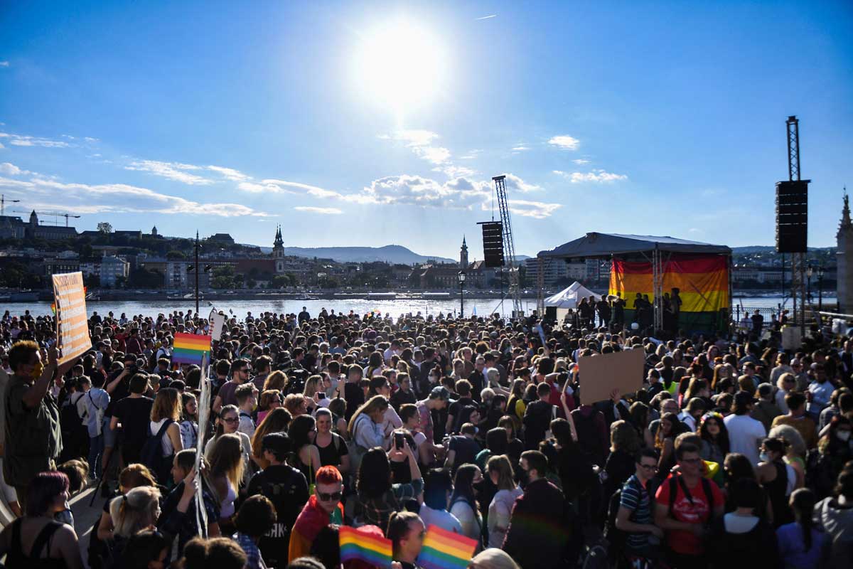 Hungría aprueba una ley que prohíbe ‘promover’ la homosexualidad entre menores