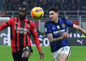 Milan desperdicia ocasión de liderar la Serie A tras empate con el Inter