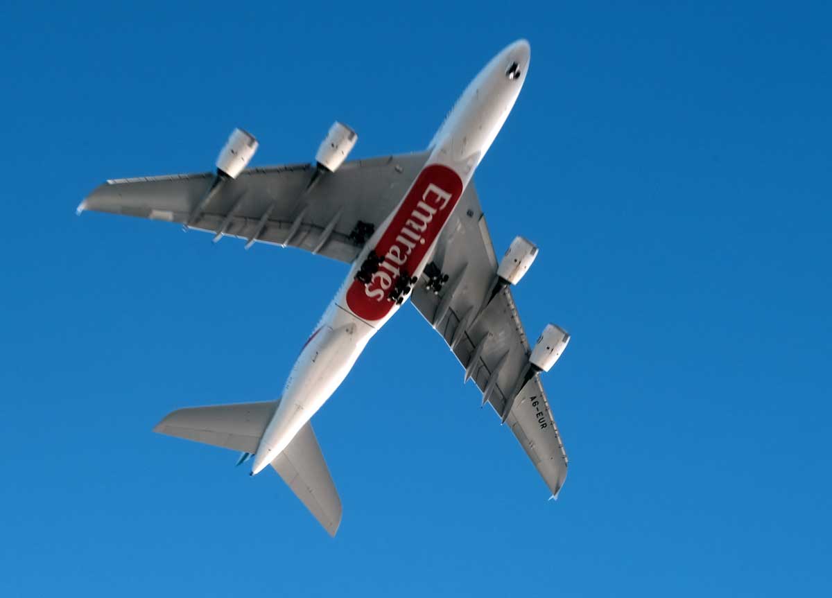Aerolínea Emirates anuncia pérdidas por 1.600 millones de dólares por la pandemia