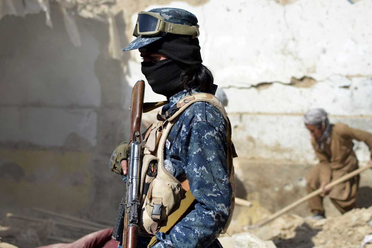 Los talibanes atacan la rama local del Estado Islámico en el sur de Afganistán