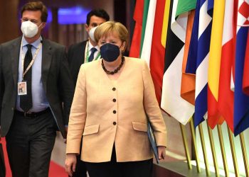 Merkel defiende que una ‘Europa soberana’ debe poder hablar con Putin