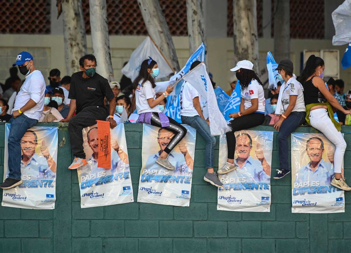 Campaña presidencial cierra en Honduras, con acusaciones de narcotráfico y corrupción