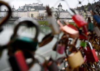 Austria se confina mientras crece la cólera en Europa